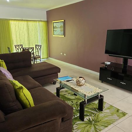 New Kingston Luxurious Secure Condo Eksteriør billede